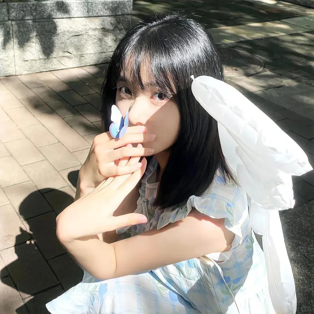 红妆问佳人